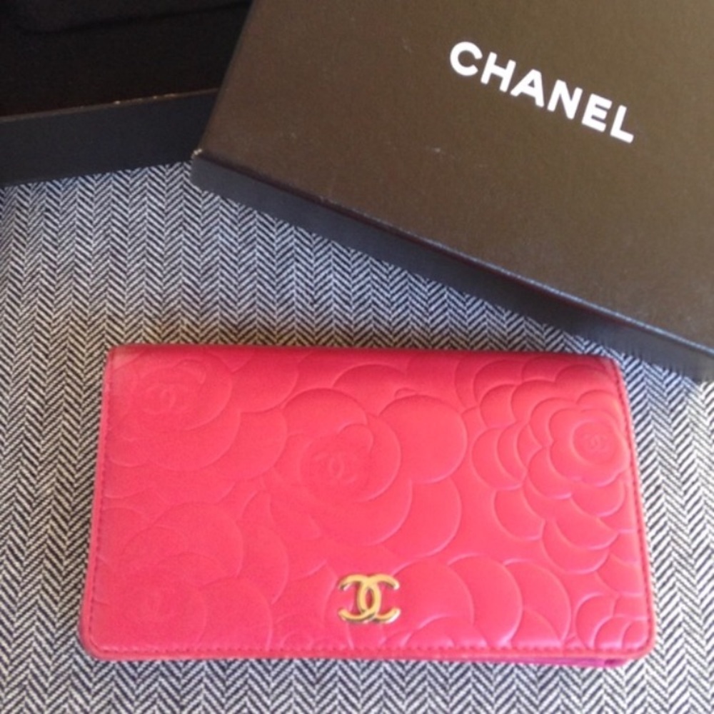 *Authentic* Chanel Camellia Wallet